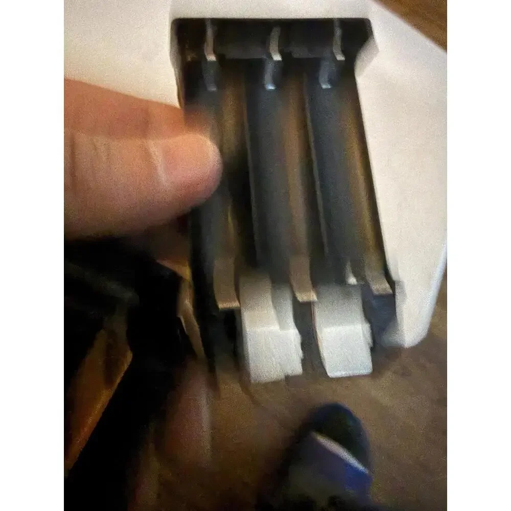 Sony 6b Battery Case N60  Uses 6 AA Batteries